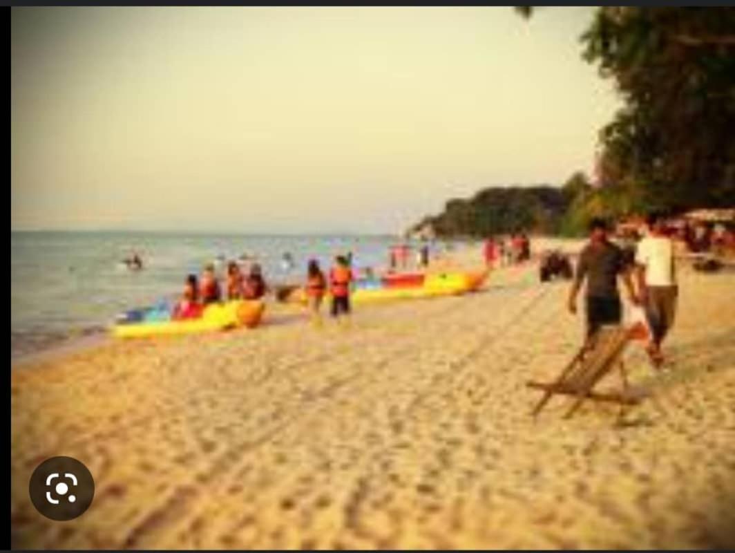 Batu Feringgi Homestay Екстериор снимка