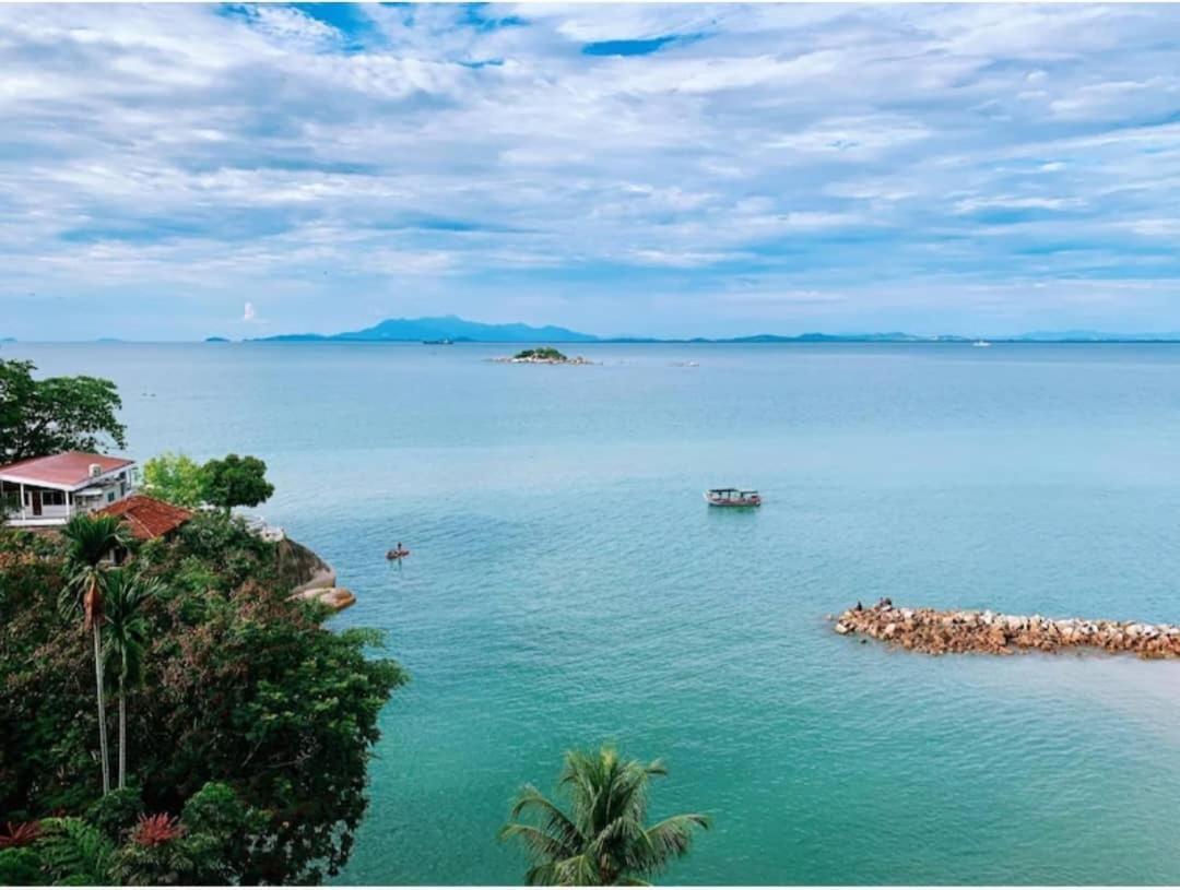 Batu Feringgi Homestay Екстериор снимка