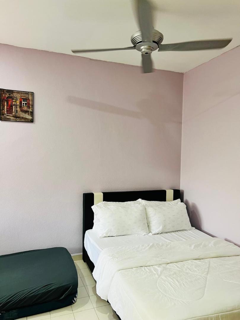 Batu Feringgi Homestay Екстериор снимка